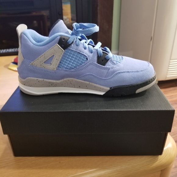 SOLD Air Jordan 4 University Blue 3Y - Picture 1 of 3